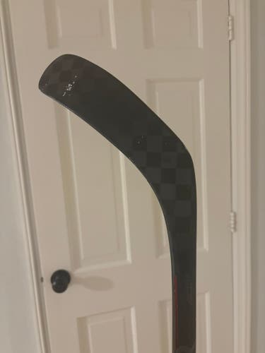 Senior Bauer Vapor Hyperlite 2 Right Handed Hockey Stick P90TM 70 Flex (Used)