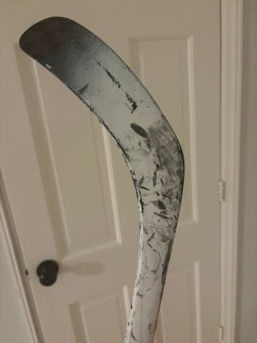 Senior Bauer Vapor Hyperlite 2 Right Handed Hockey Stick P92 65 Flex (Used)