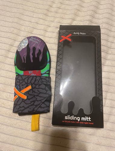 RARE Aria Absolutely Ridiculous Sliding Mitt - Out of This World Editon youth