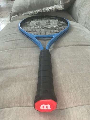 Adult Wilson Ultra Tennis Racquet (Used)