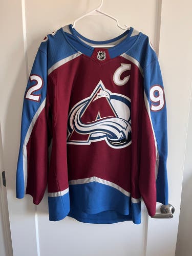 (New) Colorado avalanche jersey