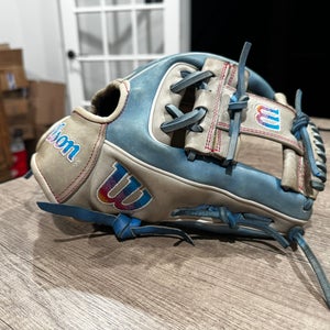 Wilson A2000 RH Baseball Glove 11.5" (Used)