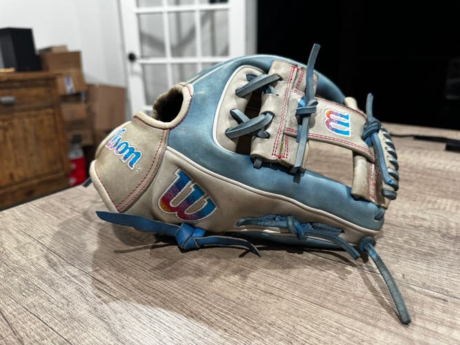 Wilson A2000 RH Baseball Glove 11.5" (Used)