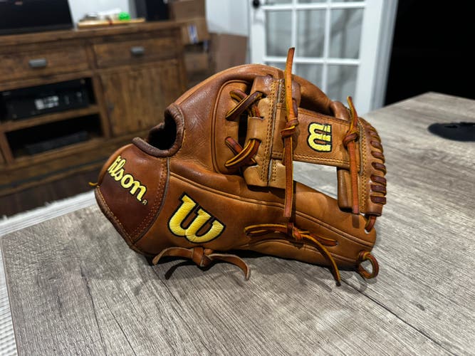 Wilson A2000 RH Baseball Glove 11.5" (Used)