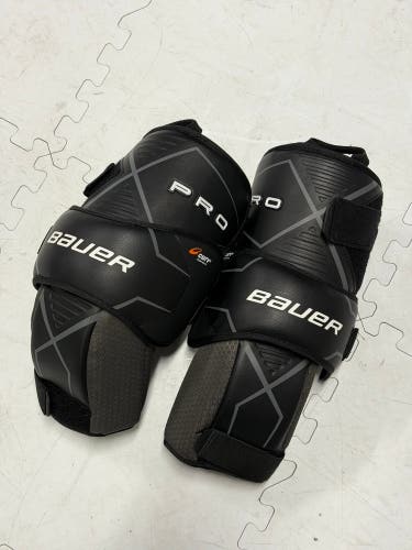Bauer Pro Goalie Senior knee guards