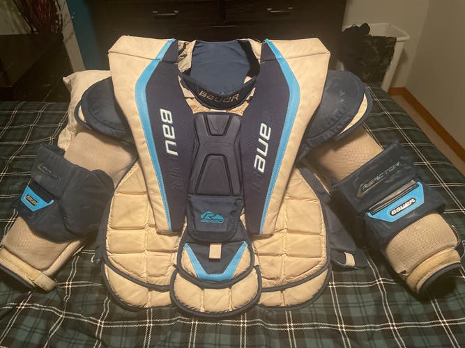 XL Bauer Reactor 9000 Goalie Chest Protector Pro Stock (Used)