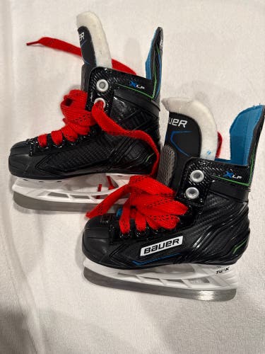 Bauer XLP Hockey Skates 8 (New)
