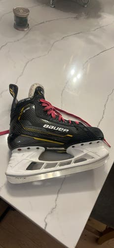 Black 2022 Bauer Supreme M5 Pro Hockey Skates 7 (Used)