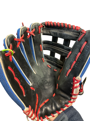 Used Wilson MB50 PRO STOCK SELRCTION BB/SB Glove LH Throw Black 12 1/2" 11706-S000370952