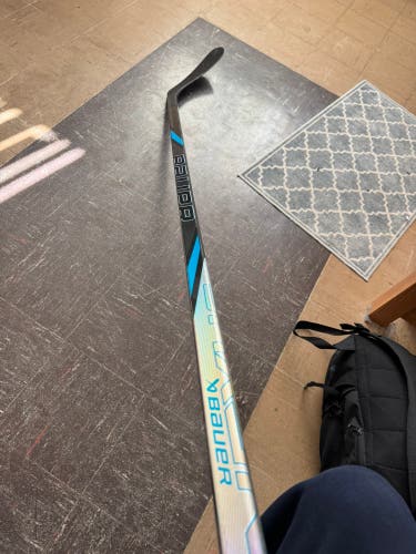 Senior Bauer Nexus Tracer Right Handed Hockey Stick P92 70 Flex (Used)