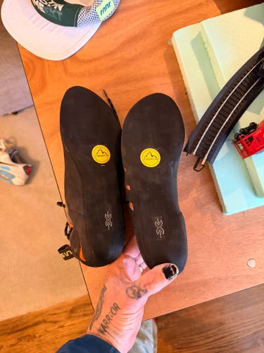 Unisex Size M 10.5 (W 11.5) Adult La Sportiva Kaptiva Shoes (New)