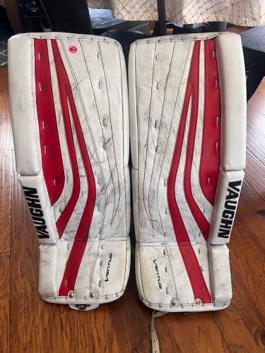 26" Vaughn Ventus SLR2 Goalie Leg Pads (Used)