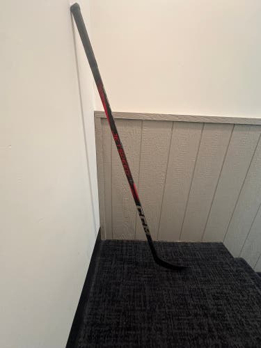 Junior CCM JetSpeed FT7 Pro Right Handed Hockey Stick P28 50 Flex (Used)