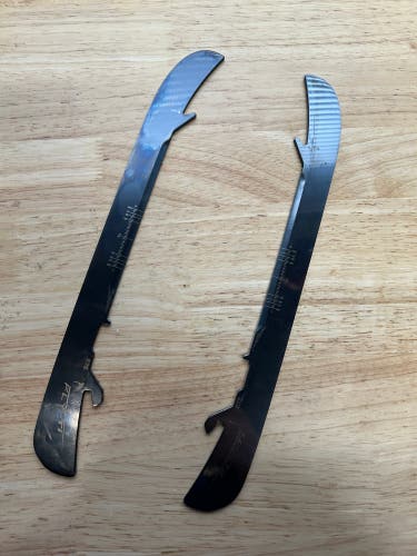 272mm NHL Pro Stock Game Used Bauer Fly-Ti Skate Blades / Runners