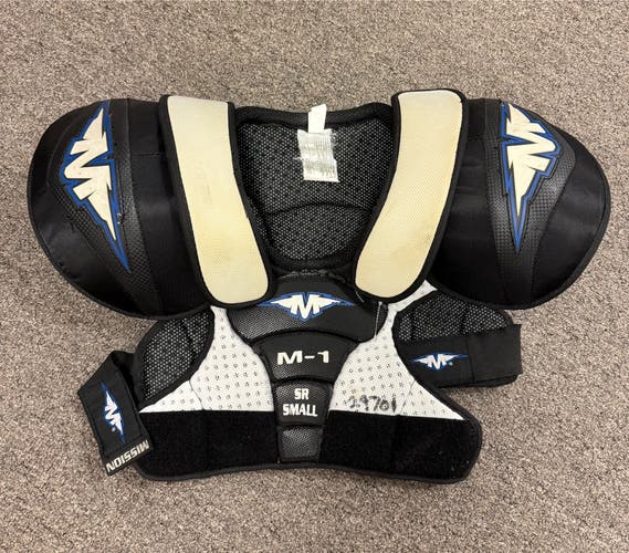 Hockey Player Shoulder Pads - Mission
