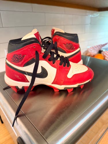 Red Kid's 3.5Y (Big Kids / Youth) Youth Air Jordan High Top Molded Cleats (Used)