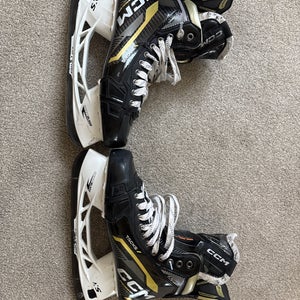 Black 2022 CCM AS-V Pro Hockey Skates Regular Width 9.5 (Used)