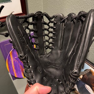 Mizuno Pro Limited Outfielders Glove GMP70BK 12.75