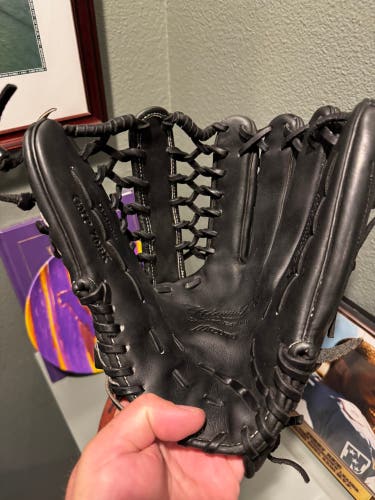 Mizuno Pro Limited Outfielders Glove GMP70BK 12.75