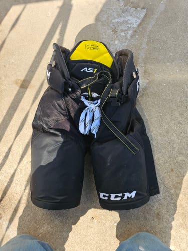 Junior Medium CCM Super Tacks AS1 Hockey Pants (Used)
