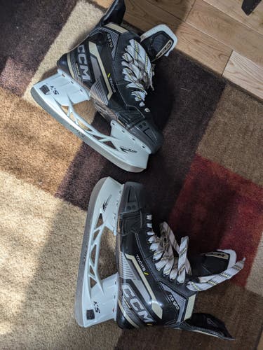 CCM Tacks AS-570 Hockey Skates Regular Width 9 (Used)