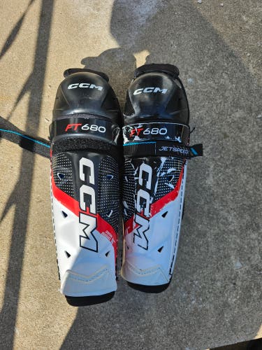 Junior CCM JetSpeed FT680 11" Shin Pads (Used)