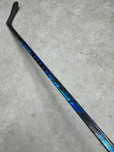 77 Flex Custom P92 Senior Bauer Pulse Right Hand Hockey Stick (Used)