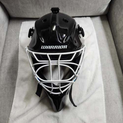 Medium Senior 2025 Warrior RF 2 Goalie Mask (Used)