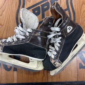 Daoust Super 99  Wayne Gretzky Edition skates Size 4-used