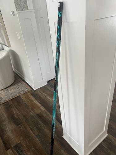 Intermediate Bauer Pulse Left Hand Hockey Stick 55 Flex (New)