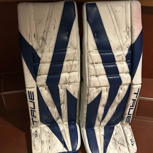 35" 2025 True Catalyst 7X3 Goalie Leg Pads (Used)