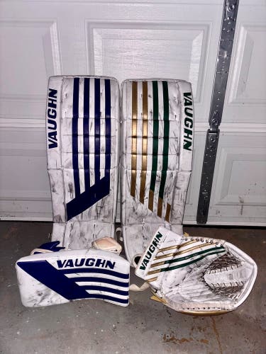 33" Vaughn Velocity V7 Goalie Leg Pads (Used)
