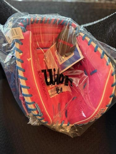 Wilson RH Catcher's A2000 CM33 Baseball Glove 33" (New)