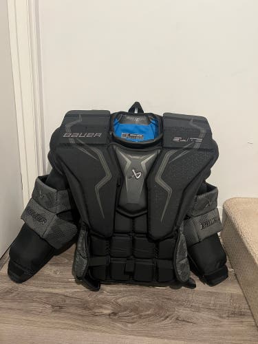 Medium 2024 Bauer Elite Goalie Chest Protector (Used)