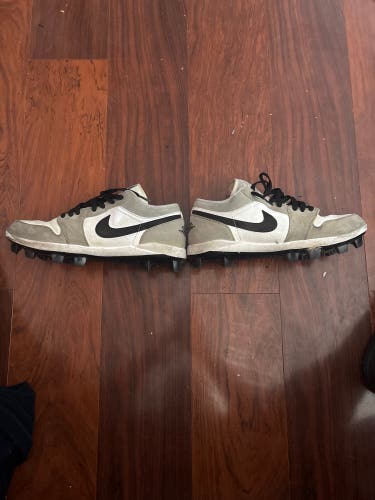 Gray Men's Size M 11.0 (W 12.0) Adult Nike Air Jordan Low Top Molded Cleats (Used)