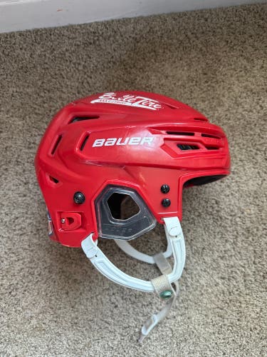 Belle Tire Medium Bauer Re-Akt 150 Helmet (Used)
