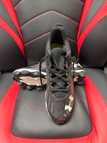 Men's Size M 11.0 (W 12.0) Under Armour Spotlight Franchise Mid Top Molded Cleats (Used)
