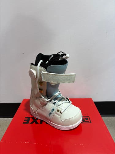 DEELUXE D.N.A. Snowboard Boots – US Size 3.0 (Mondopoint 21.5) – New