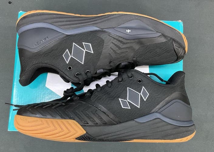 Diadem Mens Court Burst Size 9.5 Black/Gum Court Shoes Worn Once