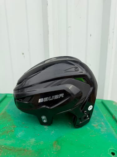 Small/medium  Bauer Hyperlite Helmet (Used)