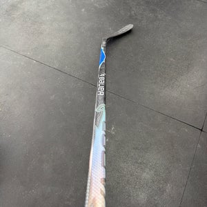 Intermediate Bauer Vapor Flylite Right Handed Hockey Stick P92 55 Flex (Used)