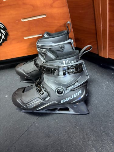 2024 Bauer Konekt 2 Hockey Goalie Skates Regular Width Pro Stock 8 (Used)