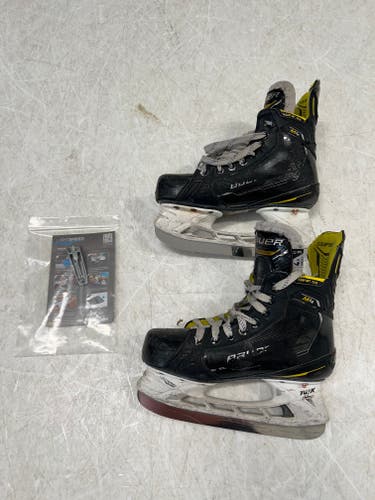 Bauer Supreme M4 Hockey Skates Size 4.5 (Used)