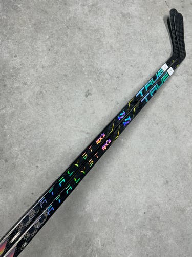 2 PACK 75 Flex P92 Senior True Catalyst 9x3 Left Hand Hockey Stick Pro Stock (New)