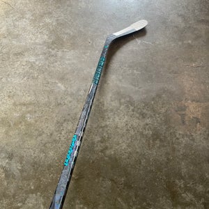 Senior Bauer Twitch Right Handed Hockey Stick P92 70 Flex (Used)