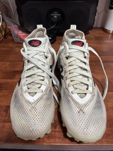 Men's Size M 9.5 (W 10.5) Adult New Balance Freeze Mid Top (Used)