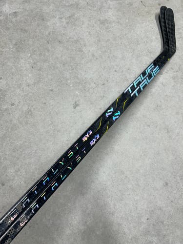 2 PACK 90 Flex P88M Senior True Catalyst 9x3 Left Hand Hockey Stick Pro Stock (New)