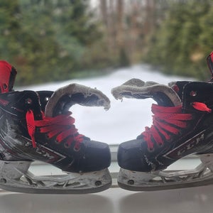 CCM JetSpeed FT460 Hockey Skates Regular Width Size 2
