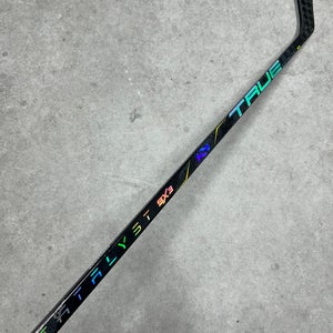 85 Flex P28 Senior True Catalyst 9x3 Left Hand Hockey Stick Pro Stock (New)