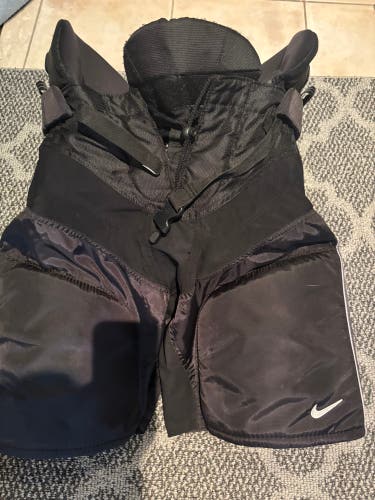 Senior Large Nike Quest 1 Hockey Pants (Used)